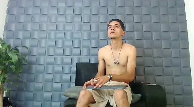 Snapshot of HotDirty_Couple chatting on March 21, 9:23 pm HotDirty Couple online show from March 21, 9:23 pm