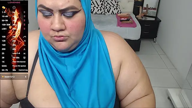 Snapshot of Aaliyah11 chatting on February 6, 3:20 pm Aaliyah11 online show from February 6, 3:20 pm