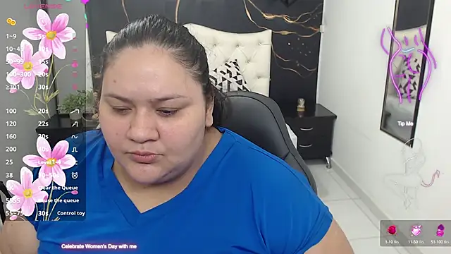 Snapshot of Aaliyah11 chatting on March 11, 2:54 am Aaliyah11 online show from March 11, 2:54 am