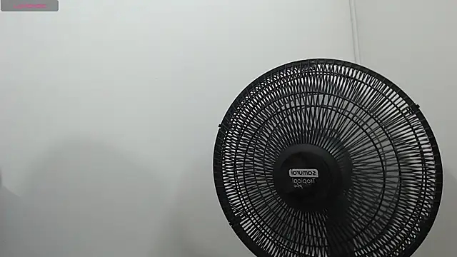 Snapshot of Aaliyah11 chatting on March 15, 8:43 pm Aaliyah11 online show from March 15, 8:43 pm