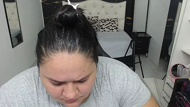 Snapshot of Aaliyah11 chatting on September 15, 11:49 pm Aaliyah11 online show from September 15, 11:49 pm