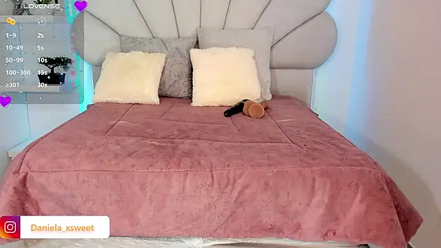 Danielaangelina online show from February 15, 5:26 am