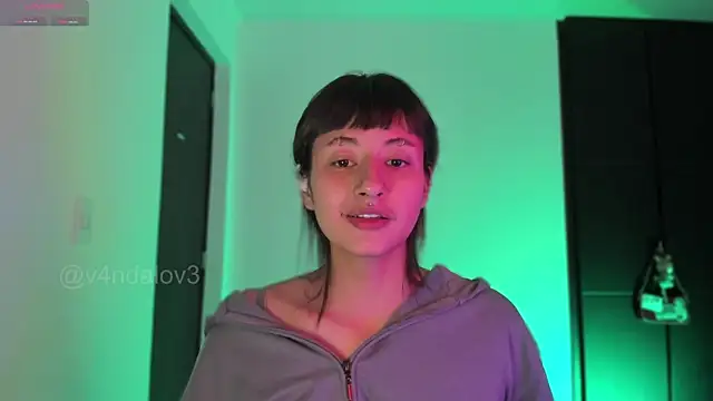 ggor4w33 online show from January 6, 1:15 pm