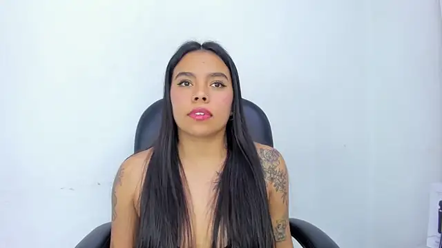 ZoeWan69 online show from March 13, 7:17 pm