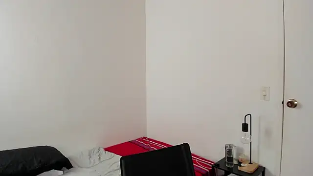 Mazikeen  18 online show from February 17, 1:18 pm