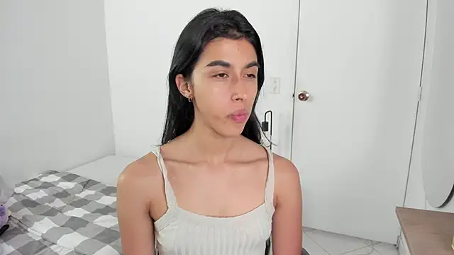 Snapshot of Mazikeen__18 chatting on April 24, 1:13 pm Mazikeen 18 online show from April 24, 1:13 pm