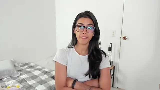 Snapshot of Mazikeen__18 chatting on May 5, 12:46 pm Mazikeen 18 online show from May 5, 12:46 pm