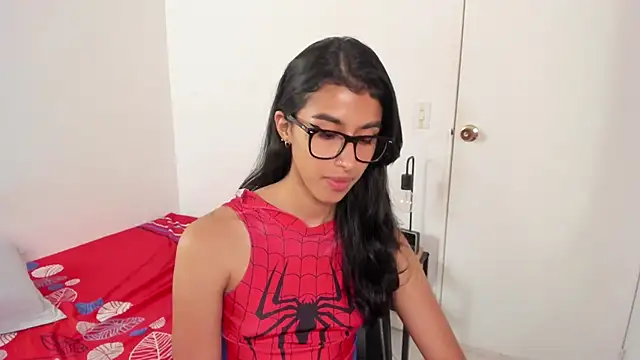 Snapshot of Mazikeen__18 chatting on June 3, 2:33 pm Mazikeen 18 online show from June 3, 2:33 pm