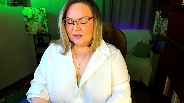 Vivien  wet online show from March 14, 1:16 pm