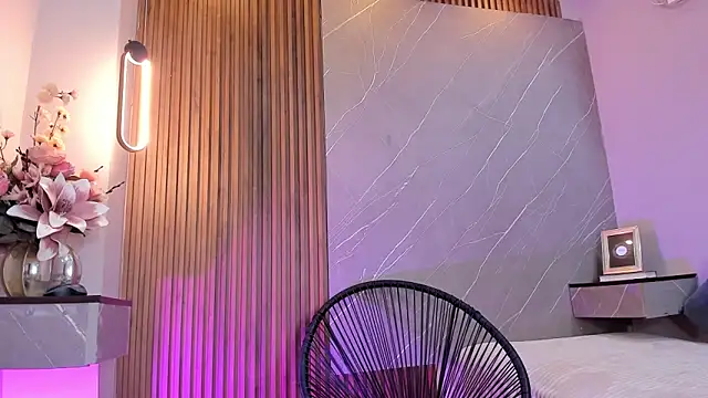 ariana jhonson1 online show from March 11, 3:45 pm