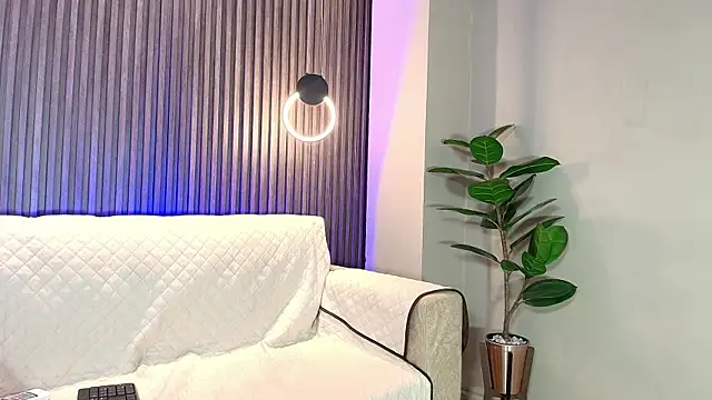 ariana jhonson1 online show from March 11, 7:25 pm