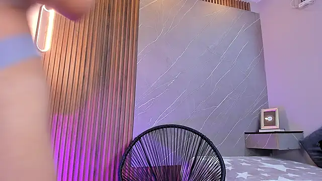 ariana jhonson1 online show from March 12, 3:51 pm