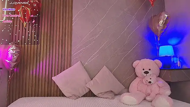 ariana jhonson1 online show from April 4, 12:35 pm