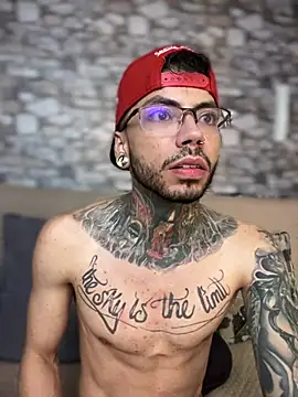 Walker Thomas1 online show from March 7, 7:49 pm