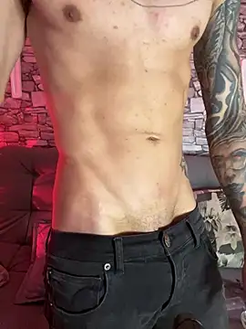 Walker Thomas1 online show from March 16, 8:32 pm