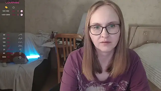 Snapshot of Agatha_Mott chatting on September 27, 5:12 am Agatha Mott online show from September 27, 5:12 am
