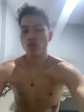 Snapshot of Maxhotmen chatting on February 10, 9:04 am Maxhotmen online show from February 10, 9:04 am