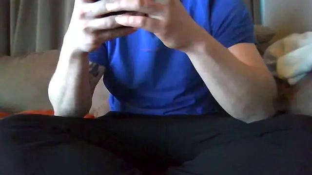 Snapshot of pietjepuk1310 chatting on February 12, 4:13 pm pietjepuk1310 online show from February 12, 4:13 pm