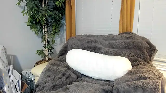 Snapshot of kaliii_jones chatting on February 21, 2:39 am kaliii jones online show from February 21, 2:39 am