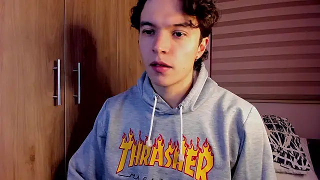 Snapshot of Mastrangelo_xxx chatting on February 5, 4:28 am Mastrangelo xxx online show from February 5, 4:28 am