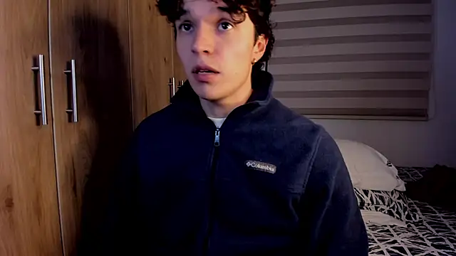 Snapshot of Mastrangelo_xxx chatting on February 13, 4:41 am Mastrangelo xxx online show from February 13, 4:41 am