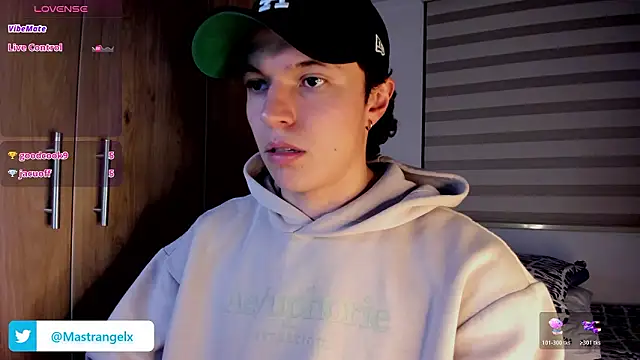 Snapshot of Mastrangelo_xxx chatting on February 20, 4:20 am Mastrangelo xxx online show from February 20, 4:20 am