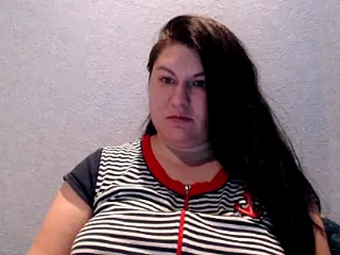 KiraSwee online show from December 20, 6:45 pm