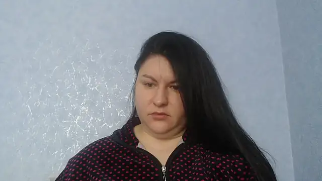 KiraSwee online show from December 3, 9:40 am