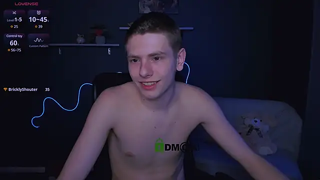 Snapshot of jimmie_hot chatting on March 13, 11:16 pm jimmie hot online show from March 13, 11:16 pm