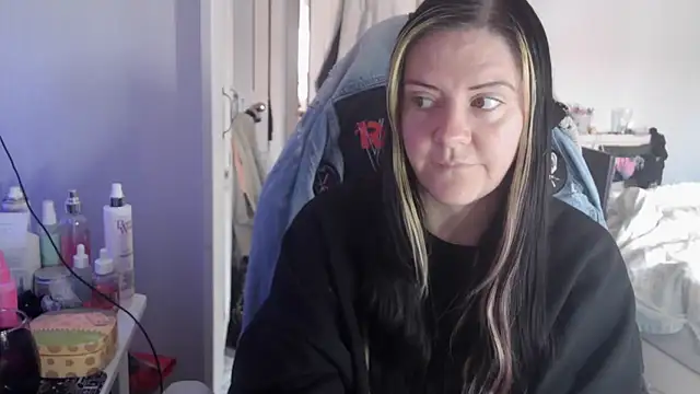 AureliaXOX online show from October 1, 9:15 am