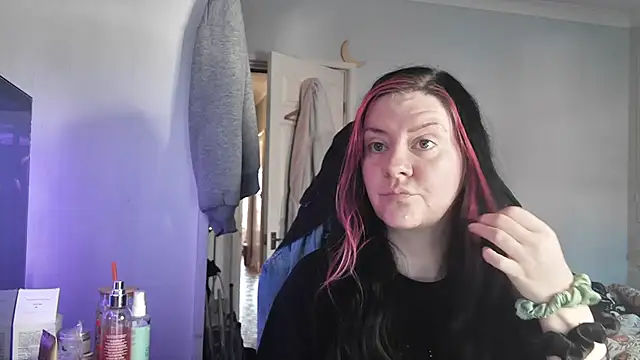 AureliaXOX online show from November 12, 8:48 am