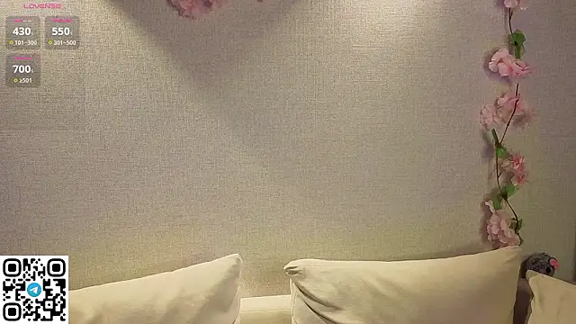 Snapshot of Anadeyaaa chatting on February 9, 10:14 pm Anadeyaaa online show from February 9, 10:14 pm