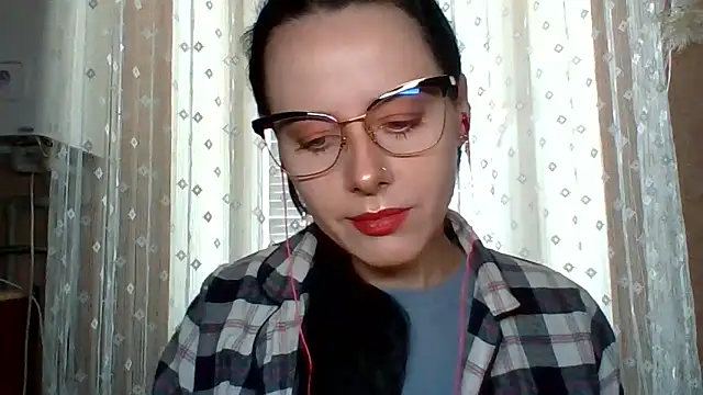 LuminousLady online show from September 11, 7:30 am