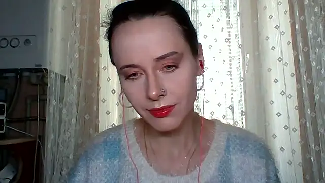 LuminousLady online show from September 18, 6:15 am