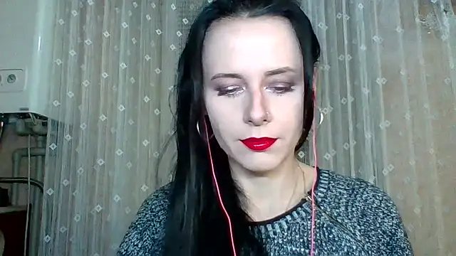 LuminousLady online show from December 19, 6:15 pm