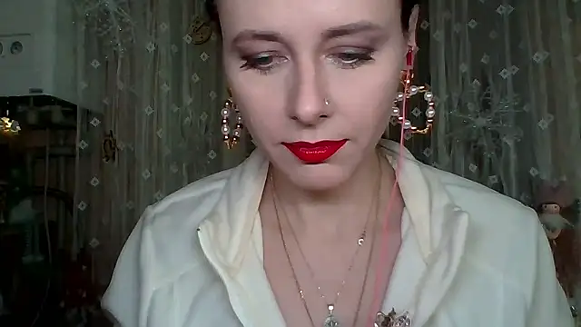 LuminousLady online show from January 13, 5:29 pm