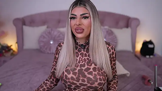 emma goodess  online show from April 17, 9:40 pm