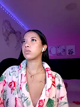 SallyWhitee online show from February 5, 5:01 am