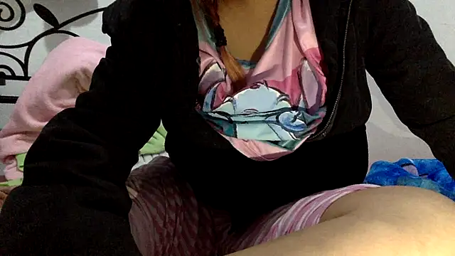 sharonlopez9611 online show from December 3, 4:09 am