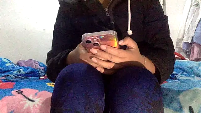 sharonlopez9611 online show from March 22, 2:59 am