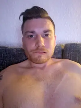 Snapshot of Foxtrott_242 chatting on September 27, 10:37 pm Foxtrott 242 online show from September 27, 10:37 pm