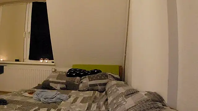 Snapshot of Foxtrott_242 chatting on March 28, 1:16 am Foxtrott 242 online show from March 28, 1:16 am