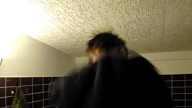 Snapshot of Foxtrott_242 chatting on April 6, 6:42 pm Foxtrott 242 online show from April 6, 6:42 pm