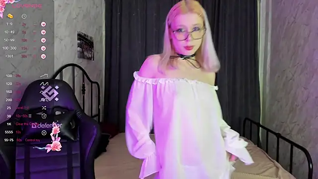 Snapshot of Mimi_Webb chatting on March 2, 11:29 am Mimi Webb online show from March 2, 11:29 am