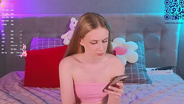 Snapshot of soft_babe chatting on April 19, 6:43 pm soft babe online show from April 19, 6:43 pm