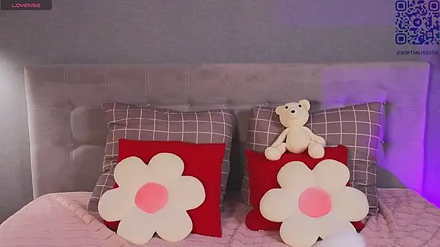 Snapshot of soft_babe chatting on May 12, 8:28 pm soft babe online show from May 12, 8:28 pm