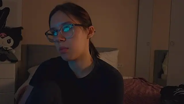 Mia Luw online show from September 11, 4:56 am