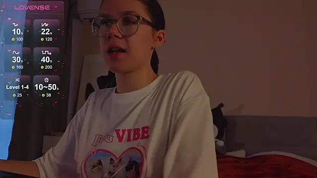 Mia Luw online show from October 2, 4:52 am