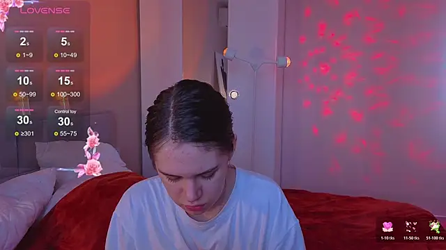 Mia Luw online show from November 6, 3:40 am