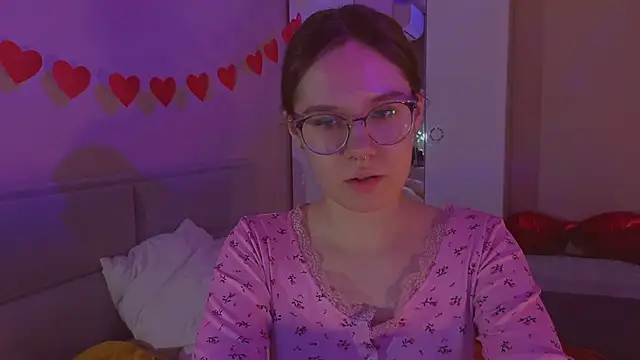 Mia Luw online show from February 21, 12:55 am